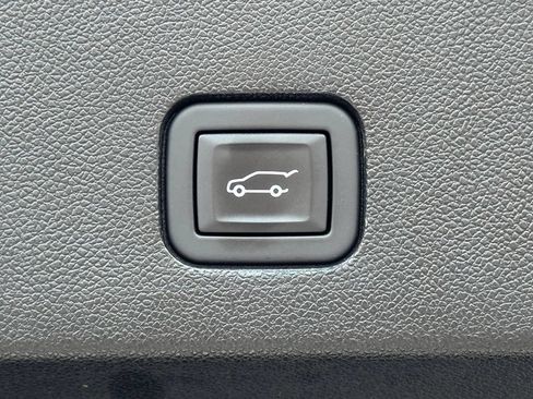 Certified 2023 Cadillac XT6 Premium Luxury FWD image 36