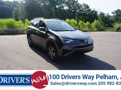 Used 2017 Toyota RAV4 LE FWD image 1