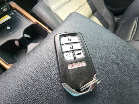 Used 2020 Honda CR-V Touring image 32