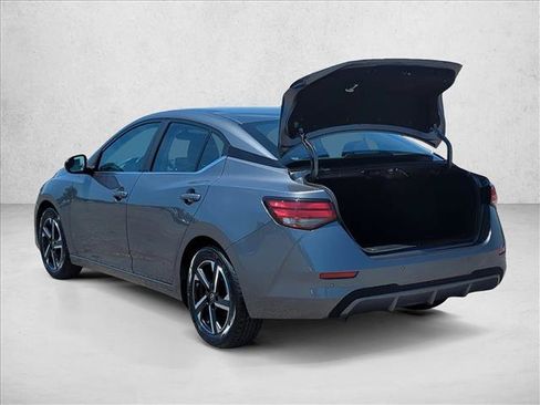 Used 2024 Nissan Sentra SV FWD image 8