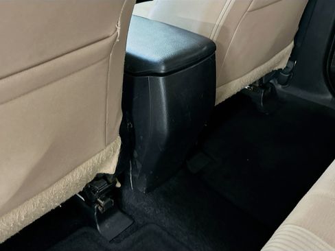 Used 2013 Toyota RAV4 XLE image 28