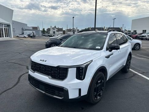 Used 2025 Kia Sorento SX AWD/4WD image 2