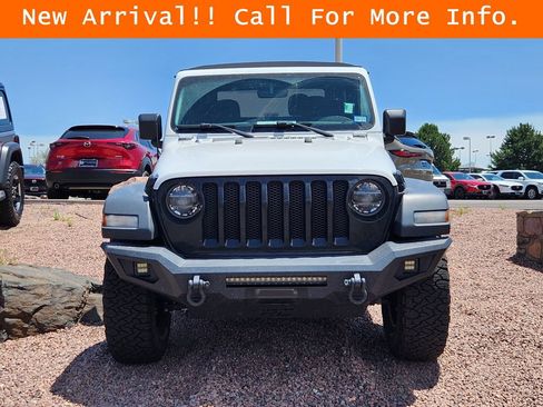 Used 2022 Jeep Wrangler Sport AWD/4WD image 3