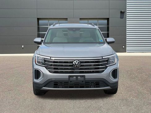 New 2026 Volkswagen Atlas SE image 2