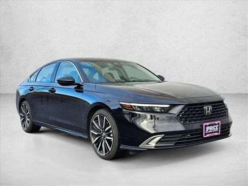 Used 2025 Honda Accord Touring image 7