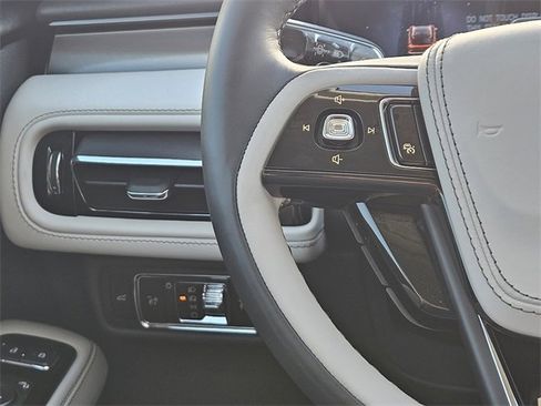 New 2026 Lincoln Aviator 2WD image 26