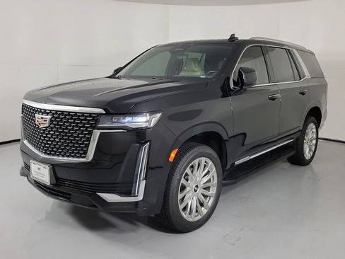 Used 2024 Cadillac Escalade Premium Luxury AWD/4WD image 2