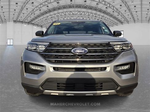 Used 2023 Ford Explorer XLT w/ Equipment Group 202A image 2