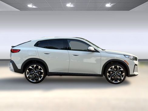 New 2027 BMW X2 xDrive28i AWD/4WD image 8