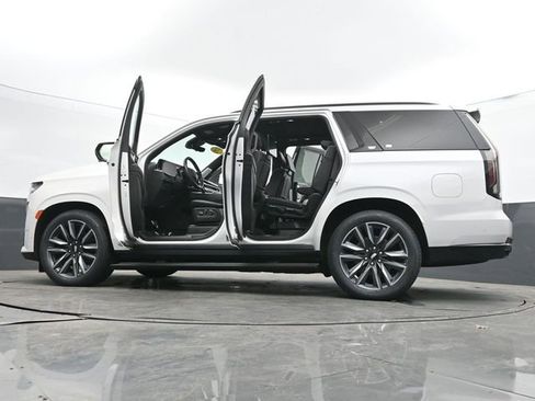 Used 2024 Cadillac Escalade Sport Platinum w/ LPO, Floor Liner Package AWD/4WD image 76