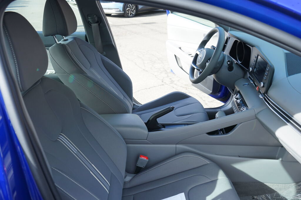 Certified 2023 Hyundai Elantra SEL FWD image 19