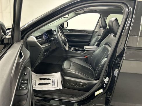 Used 2021 Jeep Grand Cherokee L Limited image 9