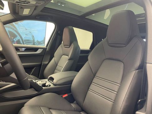 New 2026 Porsche Cayenne E-Hybrid AWD/4WD image 5