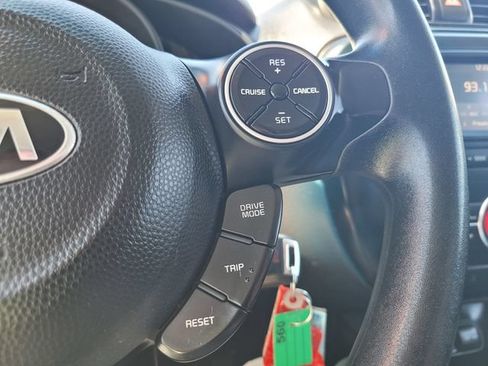 Used 2017 Kia Soul + FWD image 26