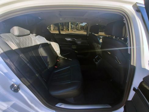 Used 2018 BMW 750i xDrive image 33