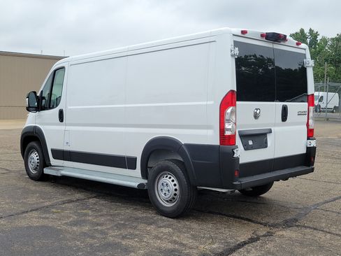 Used 2025 RAM ProMaster 2500 w/ U-Haul Equipment Group FWD image 3