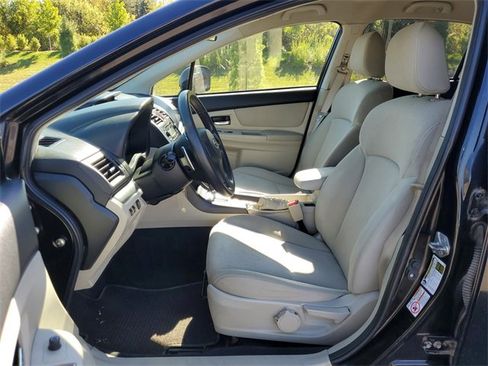 Used 2013 Subaru Crosstrek 2.0i Premium image 11