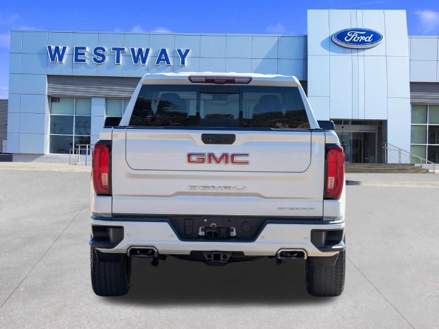 Used 2023 GMC Sierra 1500 Denali w/ Technology Package AWD/4WD image 4