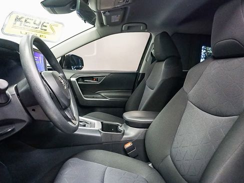 Used 2025 Toyota RAV4 XLE image 18