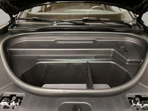 Used 2025 Audi Q6 e-tron Prestige image 90