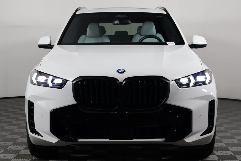 Used 2024 BMW X5 sDrive40i w/ M Sport Package RWD image 2