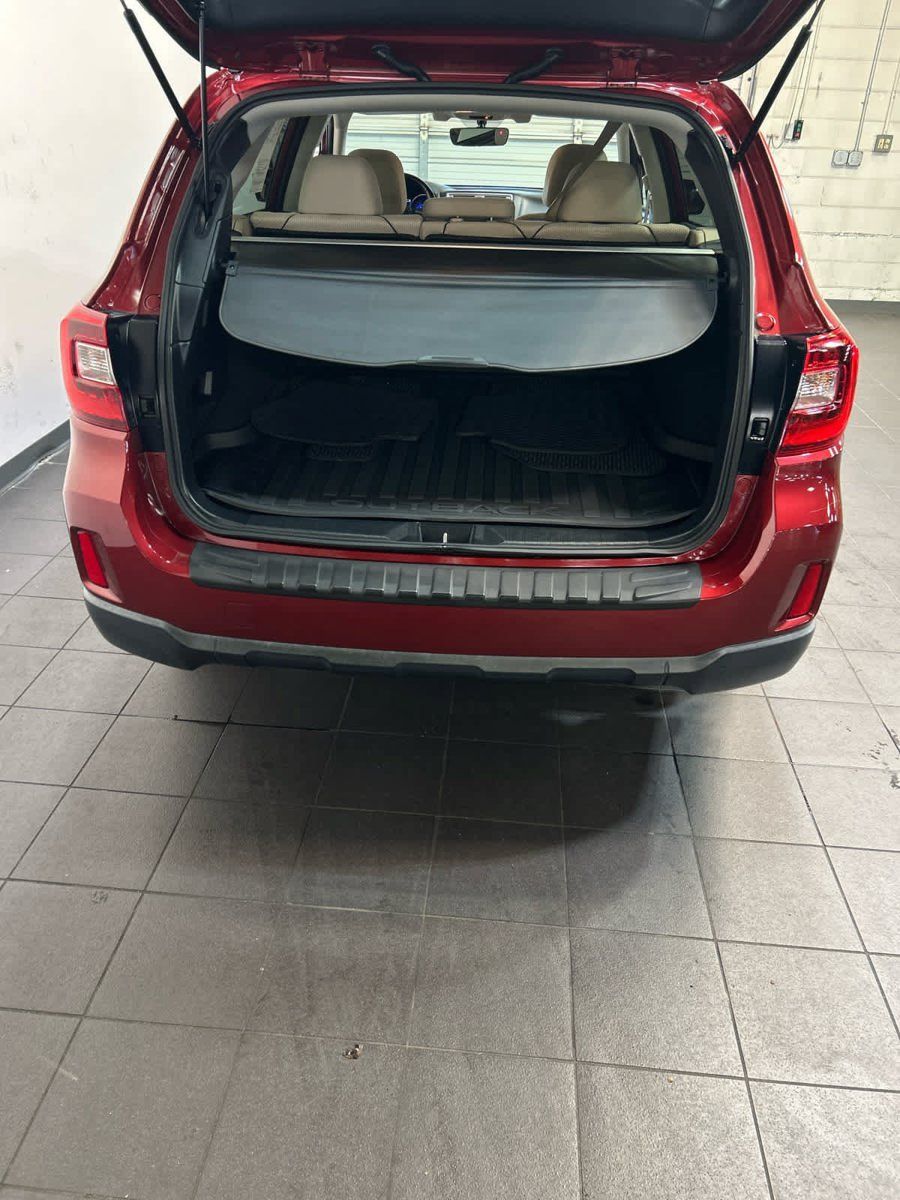 Used 2017 Subaru Outback 2.5i Premium AWD/4WD image 10