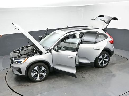 Used 2023 Volvo XC40 B5 Plus w/ Driver Assist Package image 52