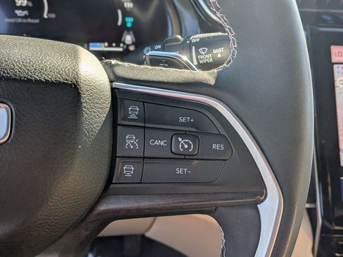 Used 2023 Jeep Grand Cherokee 4WD 4xe w/ Luxury Tech Group II image 23