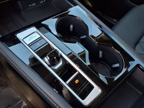 New 2025 Volkswagen Atlas SEL Premium R-Line image 17