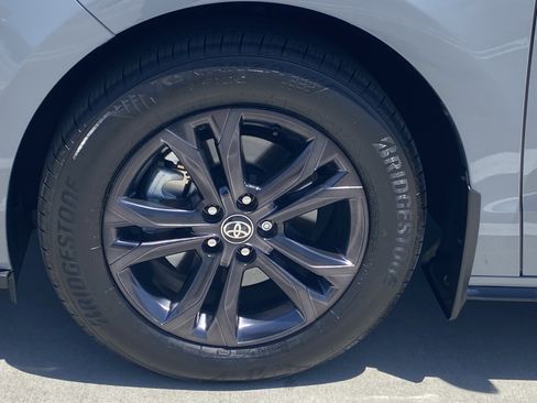 Used 2025 Toyota Sienna XSE w/ XSE Premium Package AWD/4WD image 8