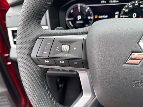 New 2025 Mitsubishi Outlander SE image 35