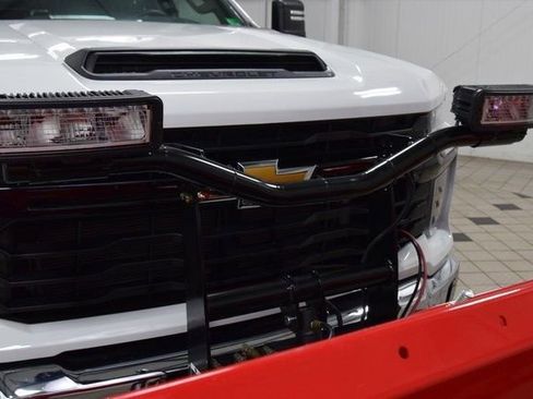 Used 2024 Chevrolet Silverado 3500 W/T w/ Snow Plow Prep Package image 5