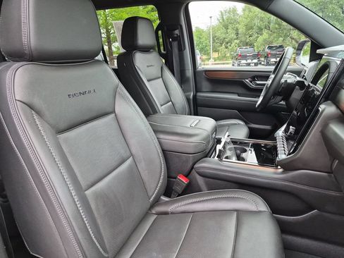Certified 2025 GMC Yukon Denali RWD image 39