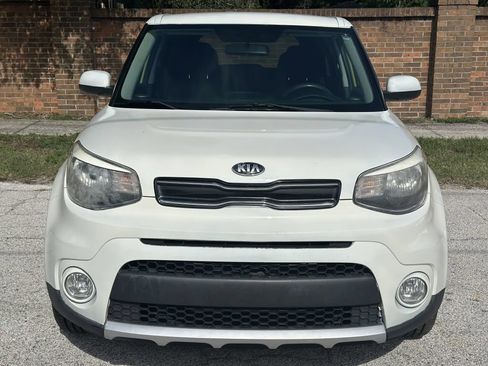 Used 2018 Kia Soul + FWD image 3