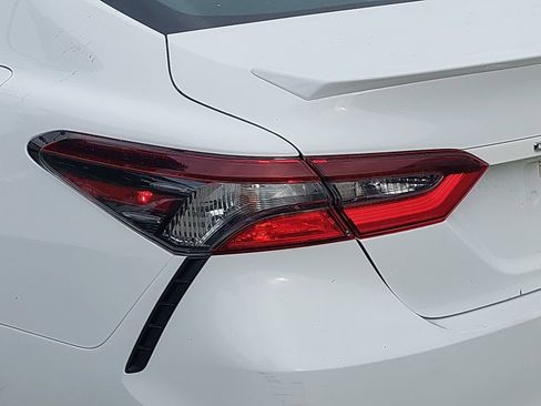 Used 2023 Toyota Camry SE image 11