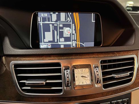Used 2014 Mercedes-Benz E 350 4MATIC Sedan image 38