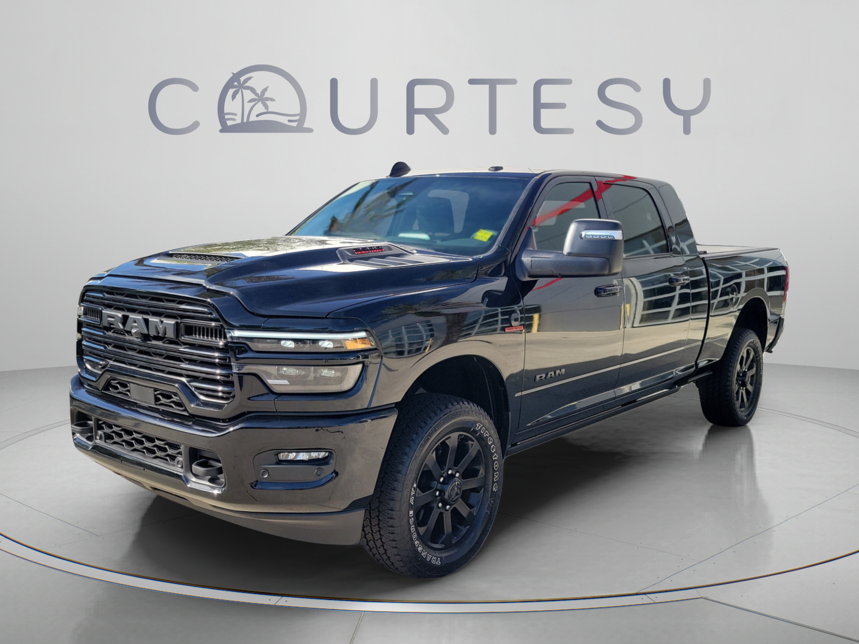 Used 2025 RAM 2500 Laramie AWD/4WD image 1
