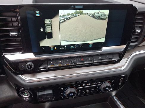 Used 2022 Chevrolet Silverado 1500 High Country w/ High Country Premium Package AWD/4WD image 15