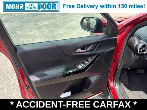 Used 2025 Chevrolet Equinox LT w/ Safety and Technology Package FWD image 12