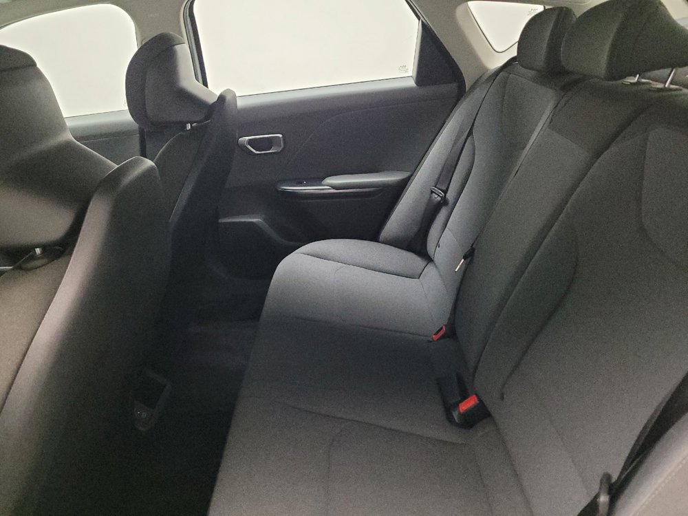Used 2025 Kia K4 FWD image 18