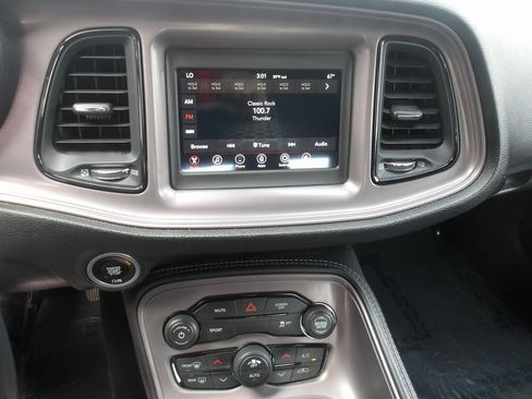 Used 2023 Dodge Challenger SXT image 13