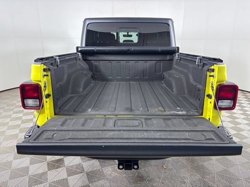 Used 2023 Jeep Gladiator Rubicon w/ Trailer Tow Package AWD/4WD image 18