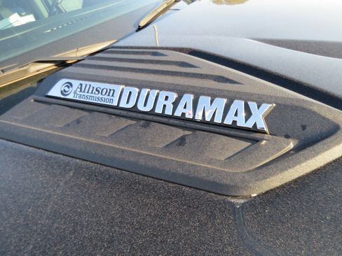 Used 2024 Chevrolet Silverado 2500 LTZ w/ LTZ Plus Package image 7