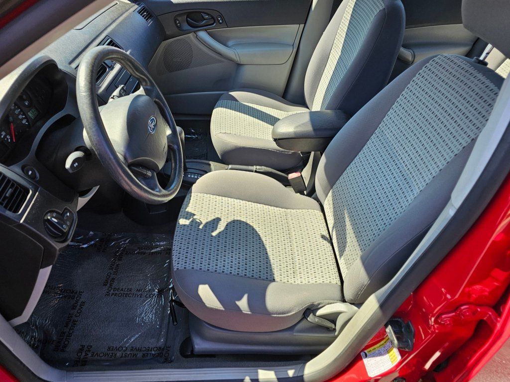 Used 2007 Ford Focus SE FWD image 39