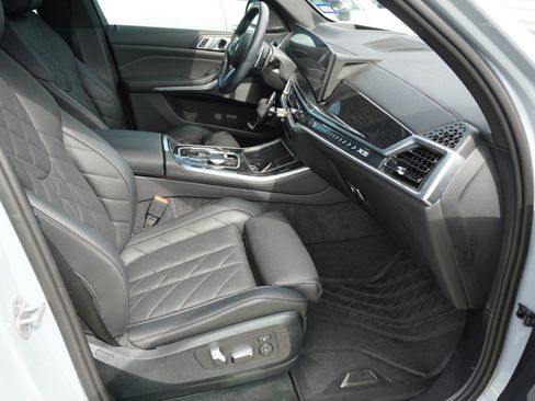 Used 2025 BMW X5 sDrive40i w/ M Sport Package RWD image 10