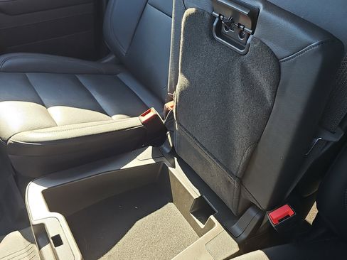 Used 2024 GMC Sierra 1500 SLT image 36