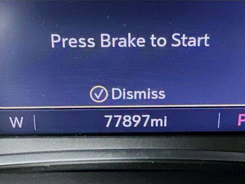Used 2020 Chevrolet Traverse LT w/ LPO, Blackout Package AWD/4WD image 19