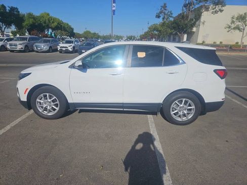 Used 2023 Chevrolet Equinox LT w/ Driver Convenience Package FWD image 4