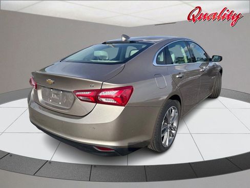 Used 2024 Chevrolet Malibu LT FWD image 3