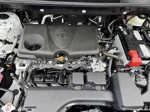 Certified 2025 Toyota RAV4 LE AWD/4WD image 21